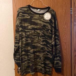 New with Tags Sunshine & Rodeo Green  Camouflaged lounge set.  Size XL